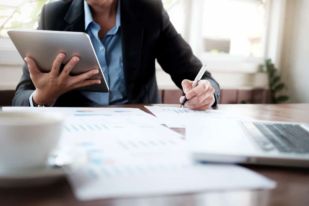 Surat Menyurat: Pengertian, Fungsi, dan Contohnya dalam Kehidupan Sehari-hari