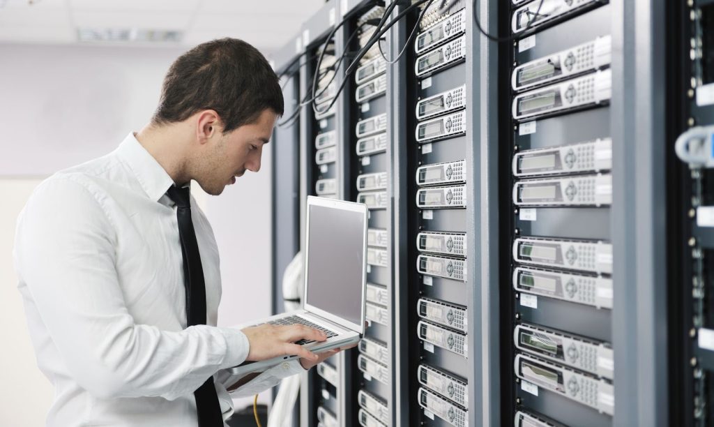Pengelolaan Database Kantor